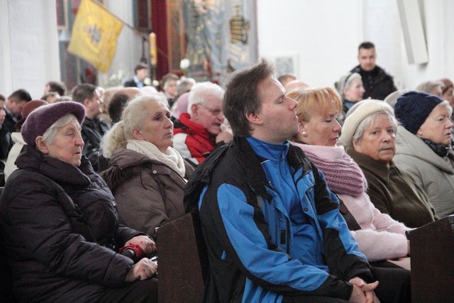 Niechaj będą sługami narodu