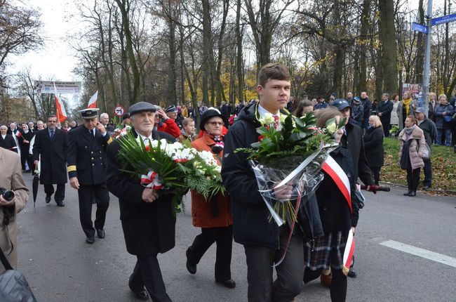 Ku chwale niepodległej 