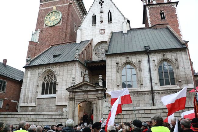 Modlitwy i deklaracje polityczne PiS