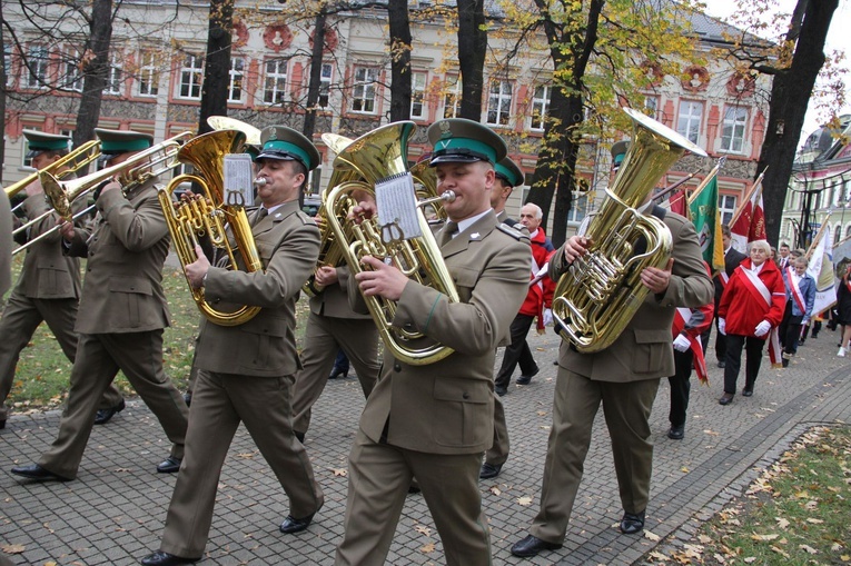 Msza w intencji ojczyzny i z okazji 35. rocznicy sądeckiego KIK-u