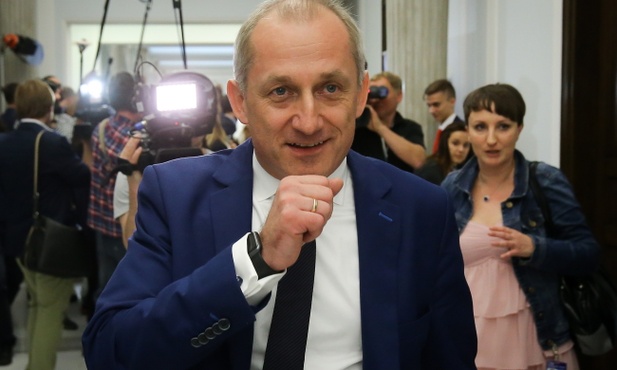 Kopacz przegrała z Neumannem