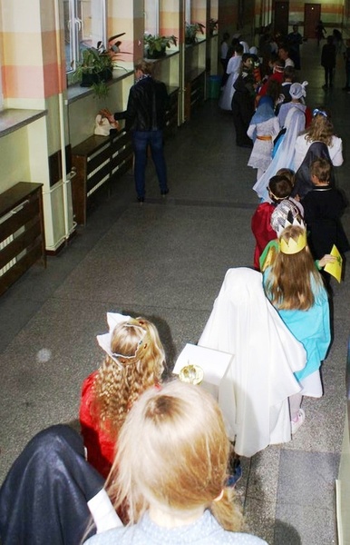 II Szkolnego Korowodu Świętych