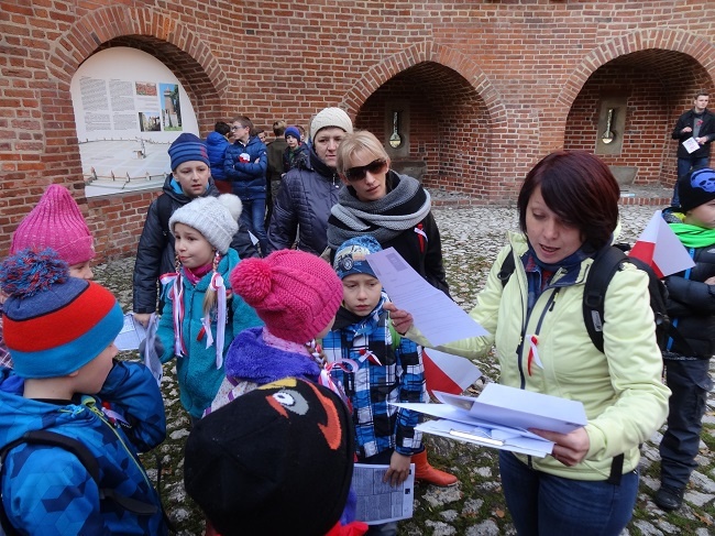 Gra terenowa "Śladami niepodległości"