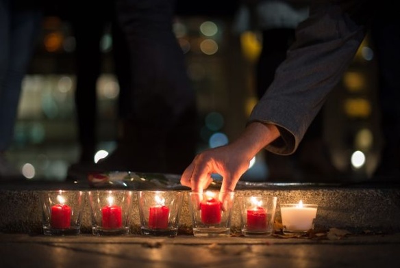 Paryż: Nie ma Polaków wśród ofiar; kondolencje Dudy i Szydło