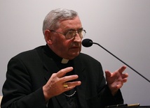 Bp Pieronek: Nie było rewolucji na synodzie