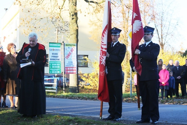 Powstańcze sztandary w Starej Wsi