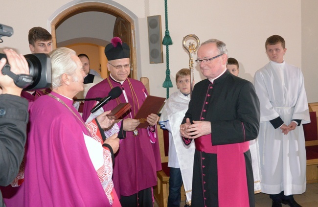 Relikwie Apostołów Miłosierdzia w skarżyskiej Ostrej Bramie