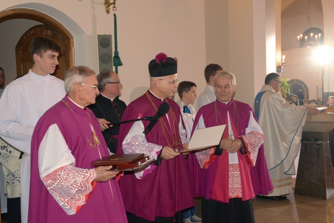 Relikwie Apostołów Miłosierdzia w skarżyskiej Ostrej Bramie