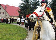  Procesja, którą prowadzi święty, ma w tej miejscowości długą tradycję