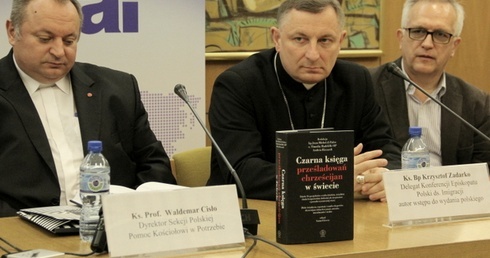 Księgę prezentowali: bp Krzysztof Zadarko - delegat Episkopat ds. Imigracji, ks. dr hab. Waldemar Cisło -dyrektor polskiej sekcji Pomoc Kościołowi w Potrzebie, Zbigniew Nosowski - redaktor naczelny kwartalnika "Więź"