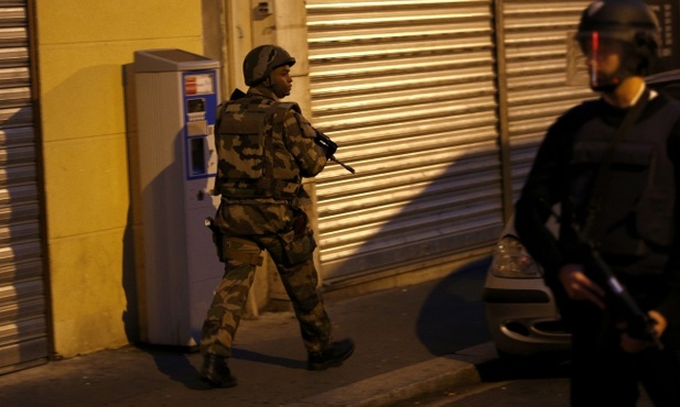 Francja: 2 zabitych, 7 aresztowanych