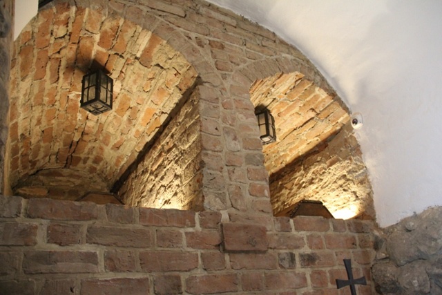 Krypty w podziemiach archikatedry warszawskiej