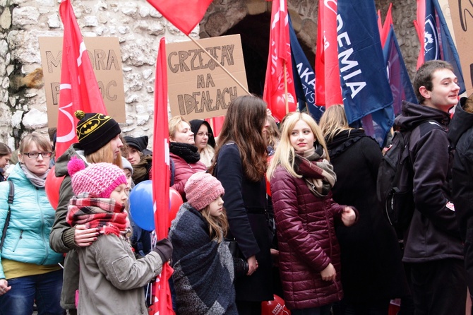 Marsz na otwarcie bazy rodzin Szlachetnej Paczki 2015