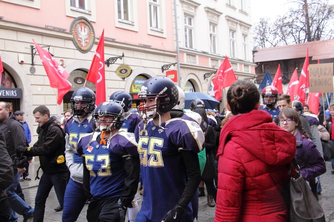 Marsz na otwarcie bazy rodzin Szlachetnej Paczki 2015