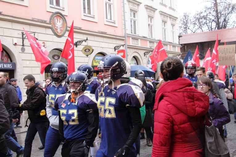 Marsz na otwarcie bazy rodzin Szlachetnej Paczki 2015