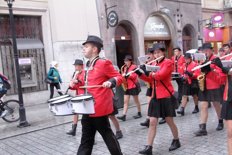 Marsz na otwarcie bazy rodzin Szlachetnej Paczki 2015