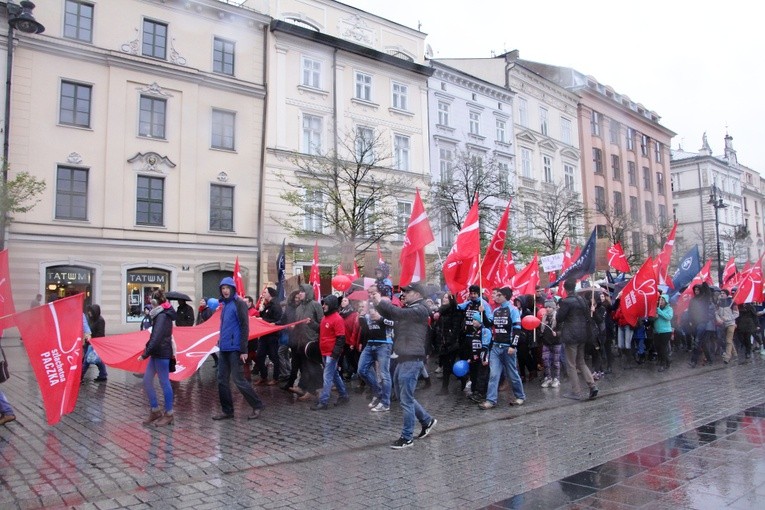 Marsz na otwarcie bazy rodzin Szlachetnej Paczki 2015