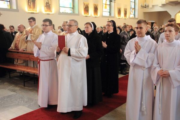 Konsekracja ołtarza w kościele Chrystusa Króla