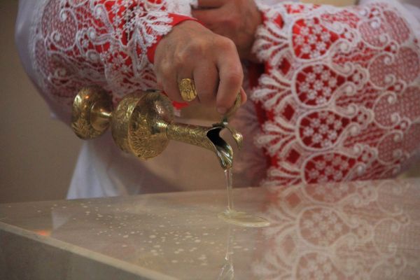 Konsekracja ołtarza w kościele Chrystusa Króla