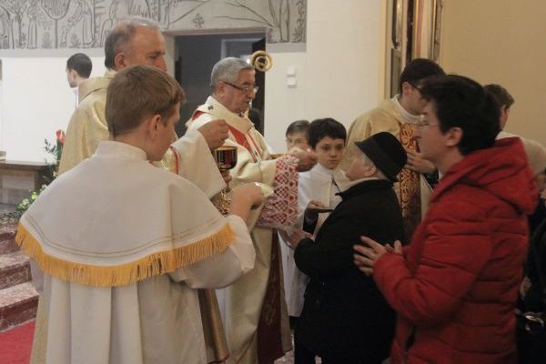 Konsekracja ołtarza w kościele Chrystusa Króla