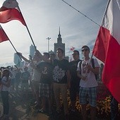 Polityka pamięci to także gesty i spontaniczne akcje inicjowane często nie przez państwo, ale różne grupy i środowiska