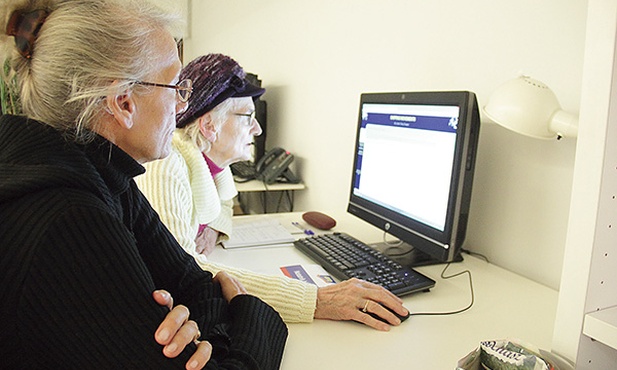 Uczestnicy warsztatów muszą mieć podstawową wiedzę z zakresu obsługi komputera. Także znajomość języka angielskiego jest przydatna, ponieważ korzystają z zagranicznych baz danych