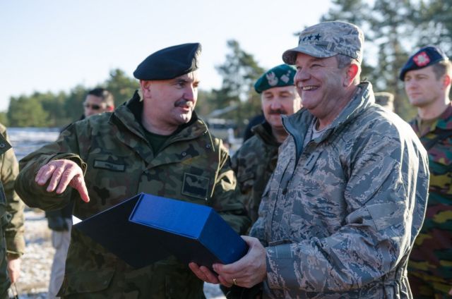 Generał NATO w Świętoszowie