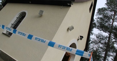 Obrabowane sanktuarium MTA na Górze Chełmskiej.