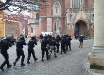Katedra wrocławska pod obstrzałem