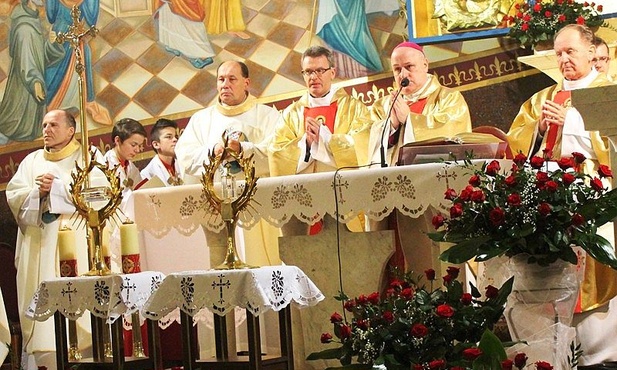 Bp Piotr Greger przewodniczył Mszy św. w Leśnej