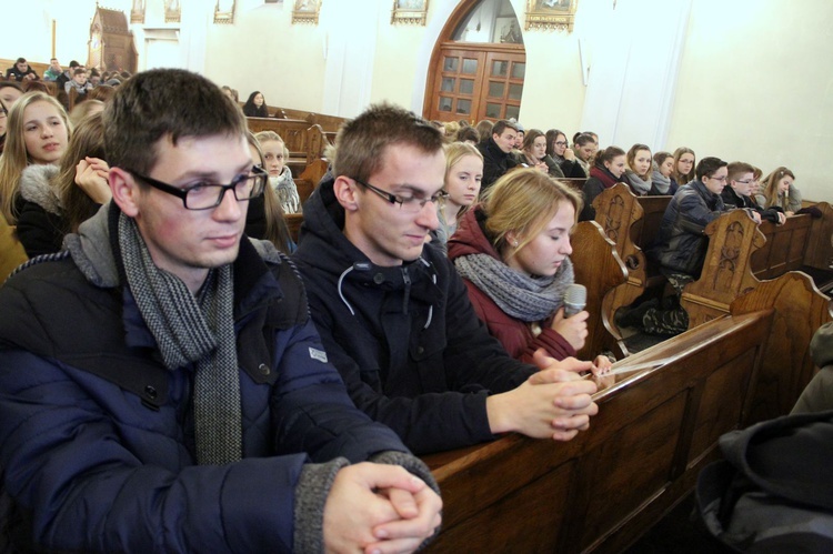 Czuwanie młodzieży w Czarnej