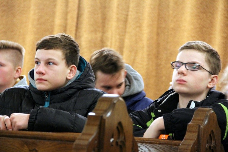 Czuwanie młodzieży w Czarnej
