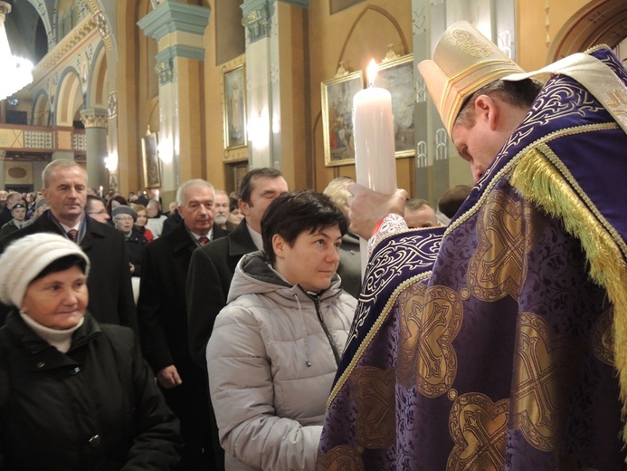 Jubileuszowe świece już w parafiach