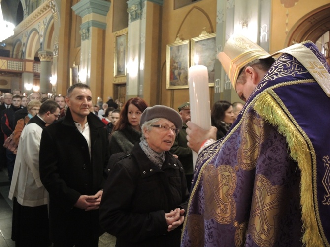 Jubileuszowe świece już w parafiach