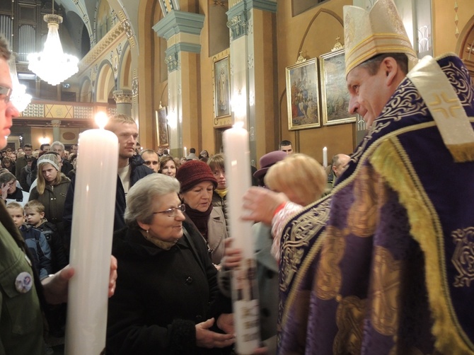 Jubileuszowe świece już w parafiach