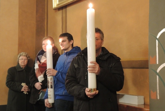 Jubileuszowe świece już w parafiach