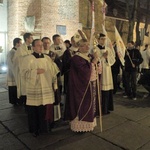 Powitanie symboli ŚDM i Eucharystia na rozpoczęcie Adwentu