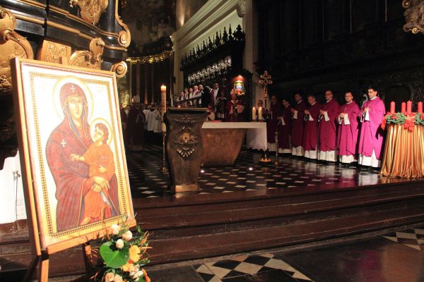 Powitanie symboli ŚDM i Eucharystia na rozpoczęcie Adwentu