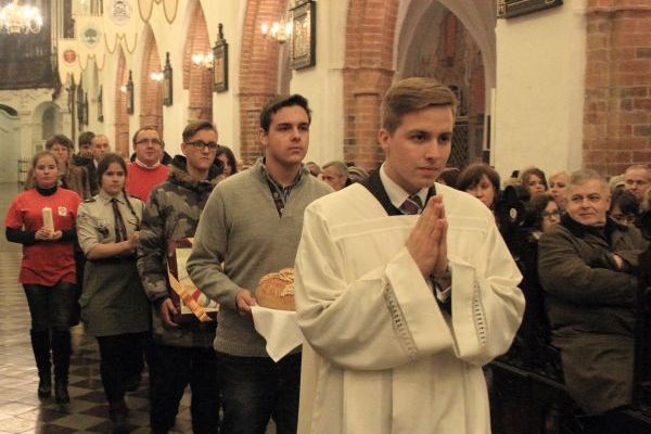 Powitanie symboli ŚDM i Eucharystia na rozpoczęcie Adwentu