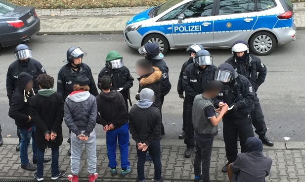 Bójki między uchodźcami