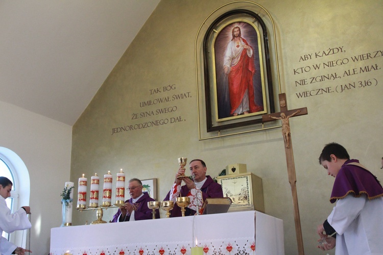 Kaplica w Moszczenicy-Granice