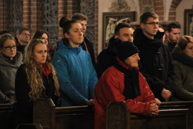 Symbole ŚDM w parafii NSJ w Gdańsku