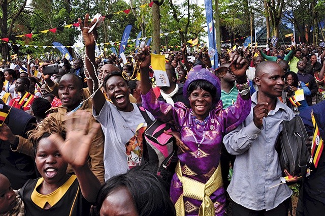 Entuzjastyczne powitanie papieża w Namugongo w Ugandzie