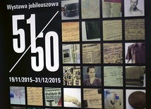 Plakat wystawy „51/50”