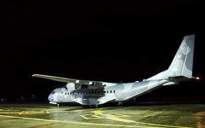 Trzema wojskowymi  samolotami typu Casa  i jednym typu Hercules przylecieli do Polski uchodźcy ze wschodniej Ukrainy
