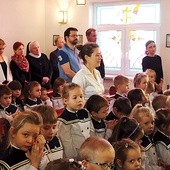 We Mszy Świętej wraz z dziećmi uczestniczyli rodzice i przyjaciele przedszkola