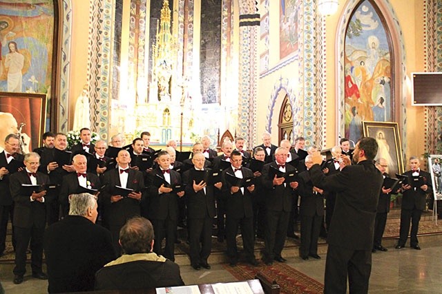  Koncert z okazji jubileuszu chóru w kościele św. Michała Archanioła w Mszanie Dolnej