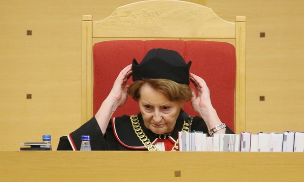 TK: Ustawa o TK częściowo niekonstytucyjna