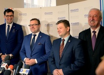 Prezydent Radomia Radosław Witkowski (drugi z lewej) oraz wiceprezydenci (od prawej): Karol Semik, Jerzy Zawodnik i Konrad Frysztak