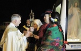 Gilowiccy parafianie wprowadzili relikwie Apsotołów Miłosierdzia do swojego kościoła